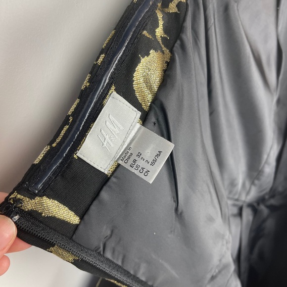 🐯2/$15🐯 H&M Gold Black Brocade CocktailDress - Picture 8 of 15